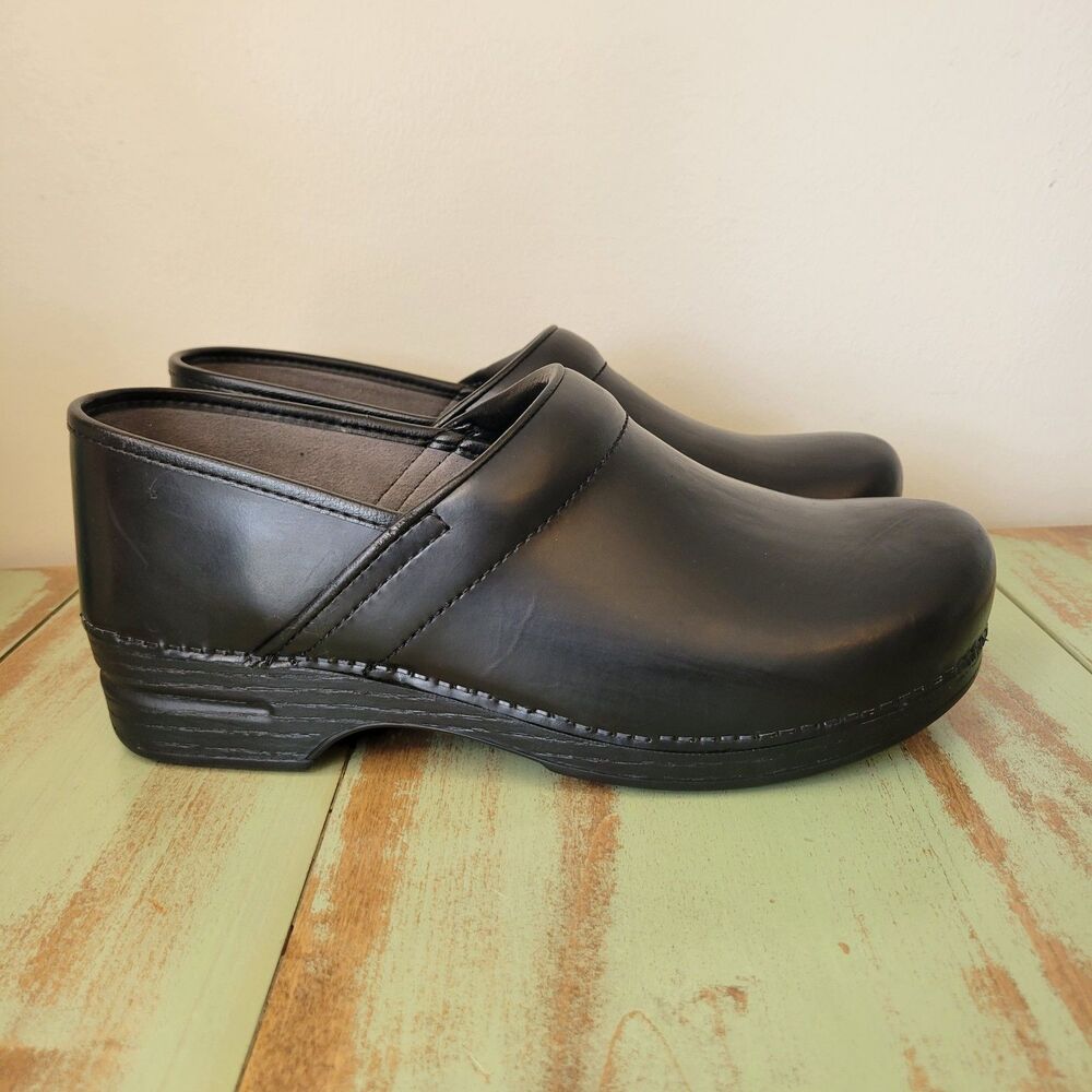 Dansko EU 44 Unisex Slip on Black Leather Professional Clog Shoes